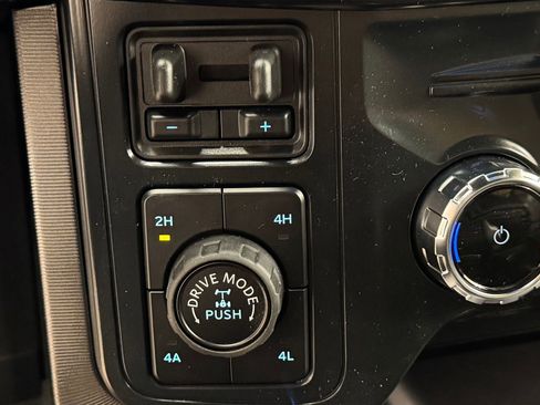 New 2025 Ford F150 Platinum w/ FX4 Off-Road Package image 42