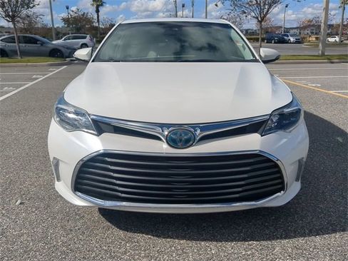Used 2018 Toyota Avalon Limited image 9