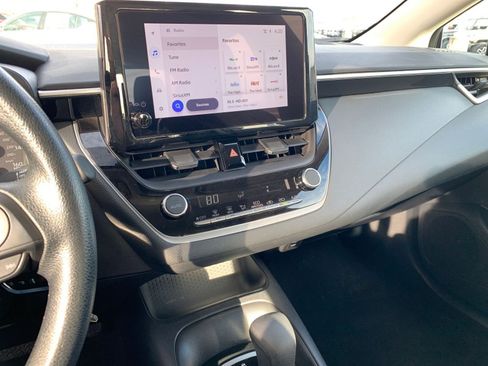 Used 2025 Toyota Corolla LE image 17