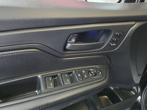 Used 2025 Honda Odyssey EX-L image 17