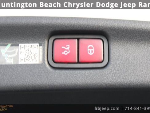 Used 2024 Mercedes-Benz C 300 Sedan image 38