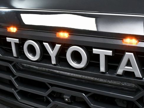 Used 2025 Toyota Sequoia TRD Pro AWD/4WD image 93