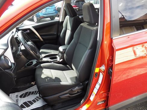 Used 2016 Toyota RAV4 XLE AWD/4WD image 5
