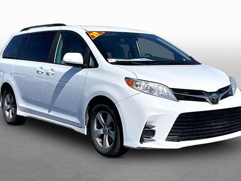 Used 2019 Toyota Sienna LE FWD image 8