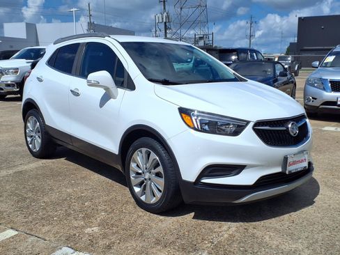 Used 2018 Buick Encore Preferred FWD image 2