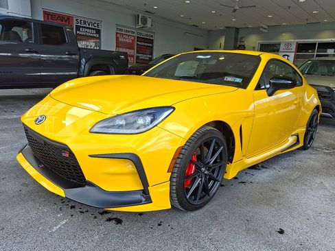 New 2026 Toyota GR86 YUZU Limited image 2