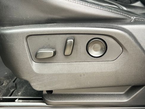 Used 2021 Chevrolet Tahoe LT w/ LT Signature Package image 31