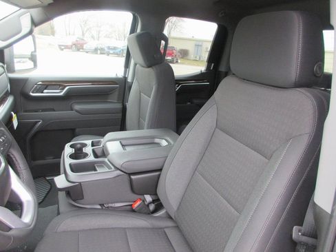 New 2026 GMC Sierra 1500 SLE w/ Max Trailering Package image 13