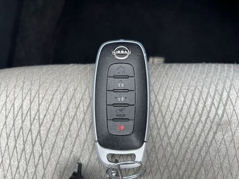 Used 2025 Nissan Rogue SV image 22