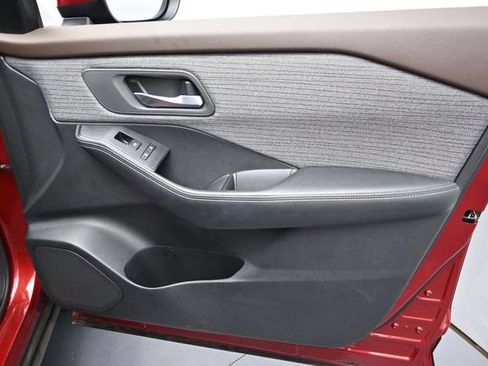 Used 2023 Nissan Rogue SV FWD image 30
