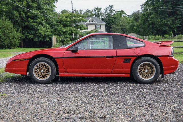 Used 1988 Pontiac Fiero GT RWD image 3