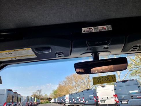 Used 2022 Jeep Wrangler Unlimited Sahara w/ Cold Weather Group image 29