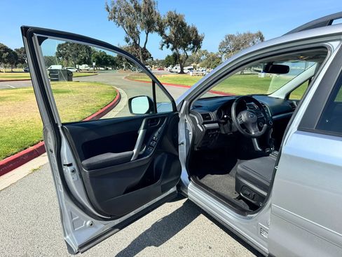 Used 2014 Subaru Forester 2.5i Premium w/ Popular Package #2 AWD/4WD image 13