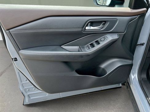 Used 2023 Nissan Rogue SV w/ SV Premium B Package FWD image 22