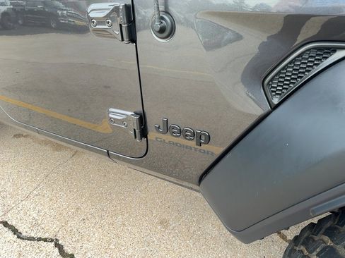 Used 2020 Jeep Gladiator Sport w/ Quick Order Package 24S image 19