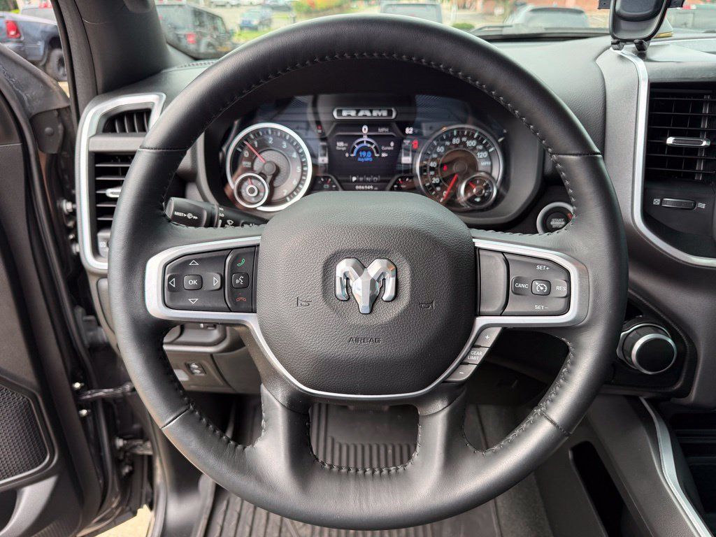 Used 2022 RAM 1500 Big Horn AWD/4WD image 15