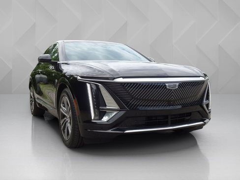 Certified 2024 Cadillac Lyriq Luxury w/ LPO, Floor Liner Package RWD image 6