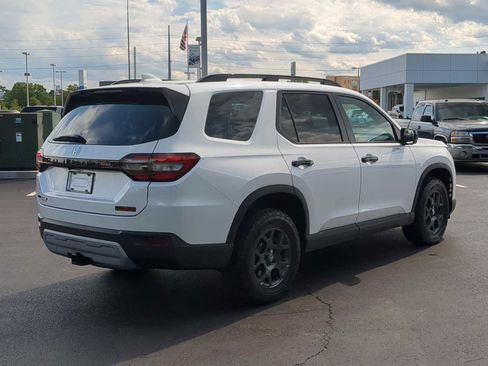 New 2025 Honda Pilot TrailSport image 8