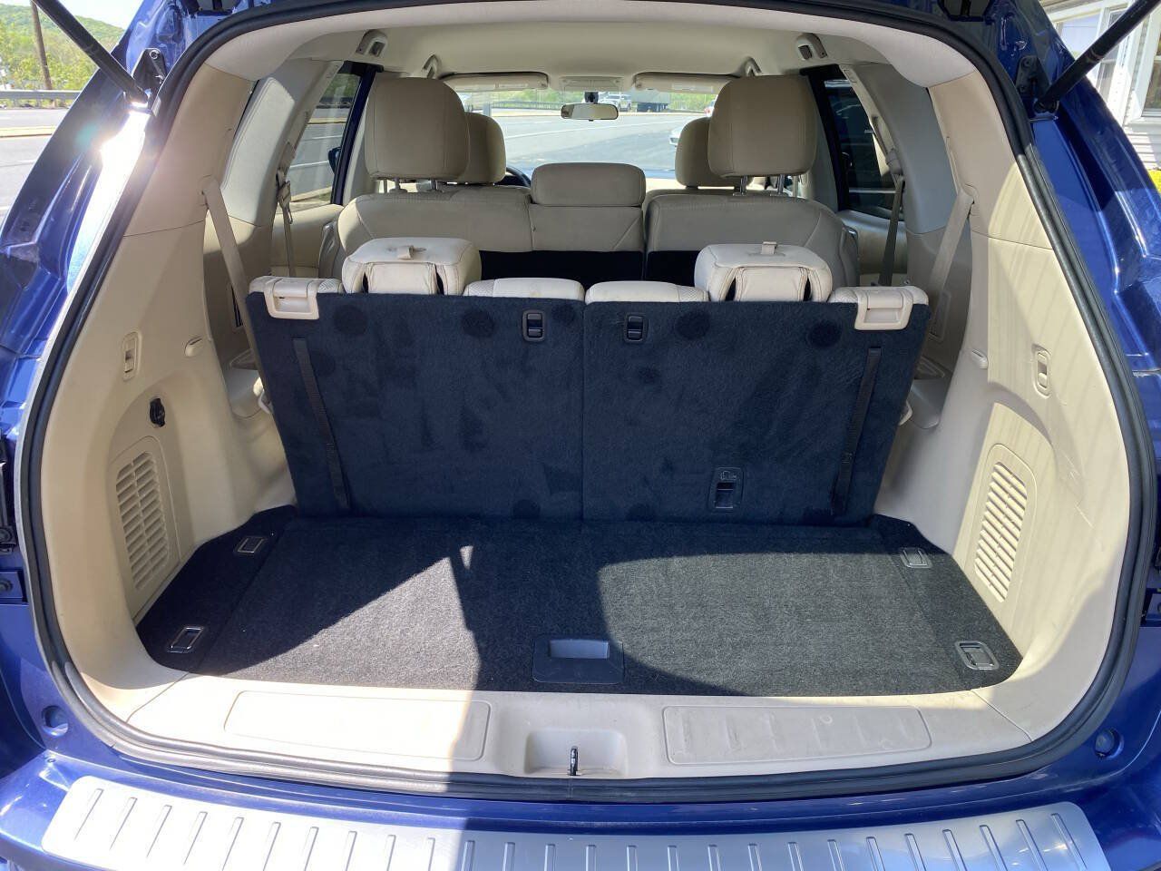 Used 2017 Nissan Pathfinder S AWD/4WD image 16
