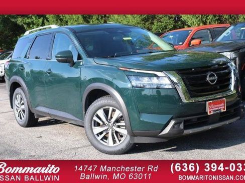 Used 2022 Nissan Pathfinder SL w/ Cargo Package AWD/4WD image 1