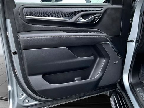 Used 2024 GMC Yukon Denali image 28