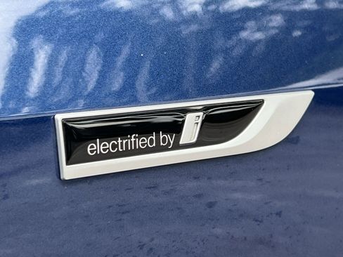 Used 2023 BMW X5 xDrive45e w/ Executive Package image 28