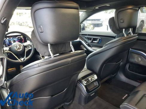 Used 2022 Mercedes-Benz S 500 4MATIC w/ AMG Line Package image 12