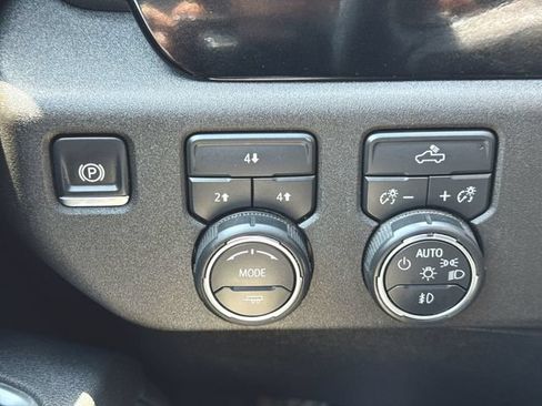 Used 2025 Chevrolet Silverado 2500 LT w/ Convenience Package AWD/4WD image 18
