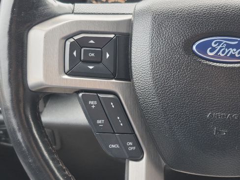 Used 2018 Ford F150 Platinum w/ Equipment Group 701A Luxury image 18