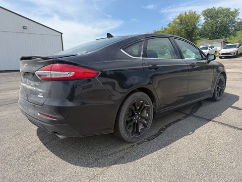 Used 2020 Ford Fusion SE w/ Equipment Group 151A FWD image 3
