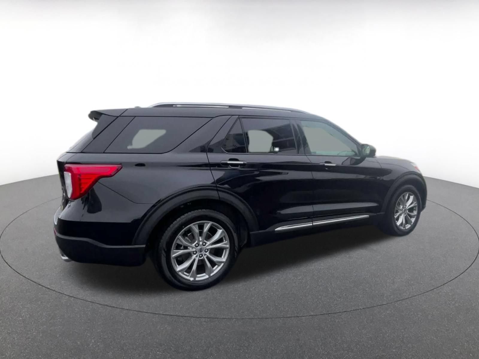 Used 2024 Ford Explorer Limited RWD image 13