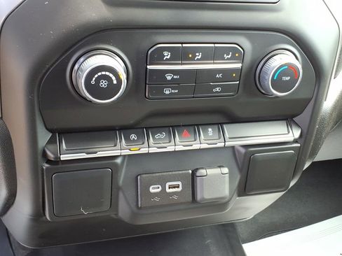 Used 2022 Chevrolet Silverado 1500 Custom AWD/4WD image 17