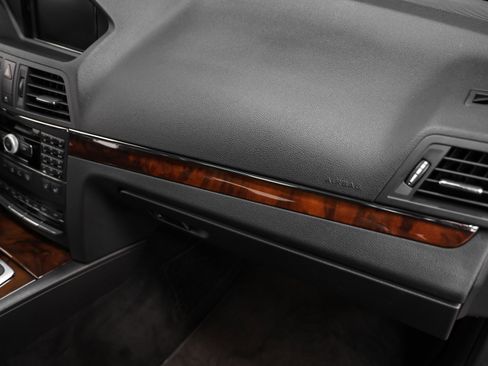 Used 2010 Mercedes-Benz E 550 Coupe image 27