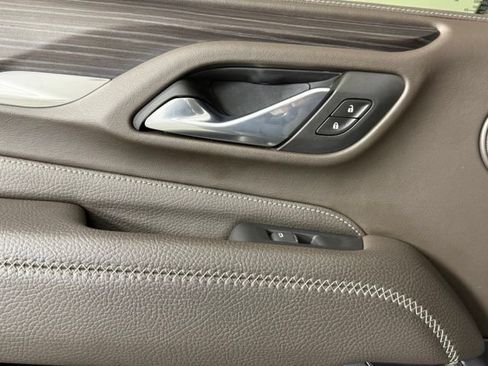 Used 2023 GMC Yukon XL Denali RWD image 24