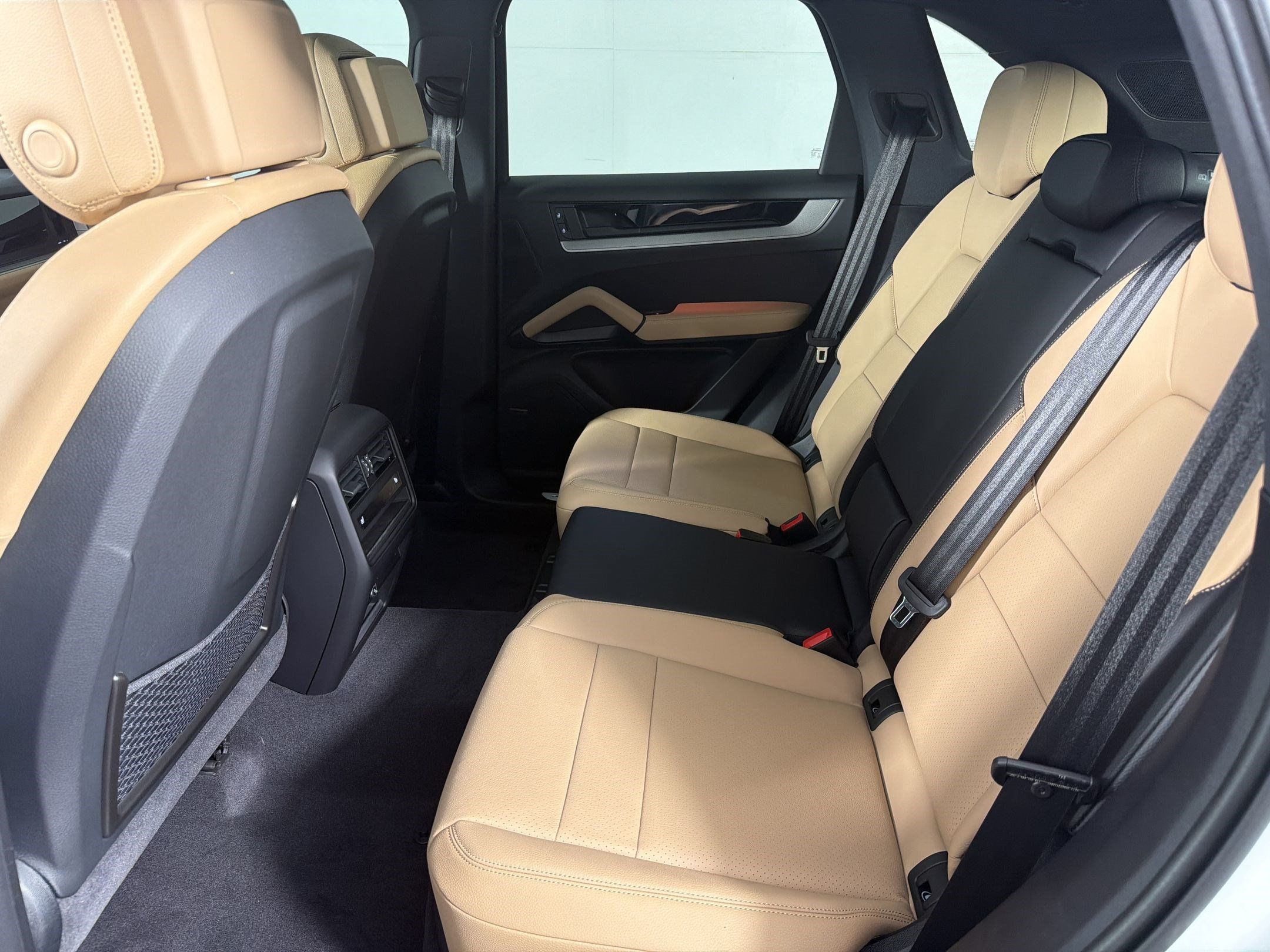 Used 2026 Porsche Cayenne AWD/4WD image 24