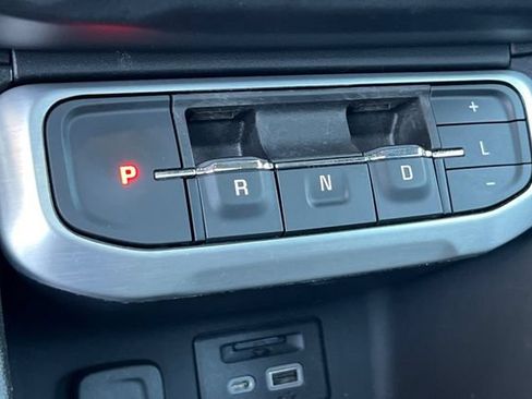 Used 2023 GMC Acadia SLE w/ Driver Convenience Package FWD image 31