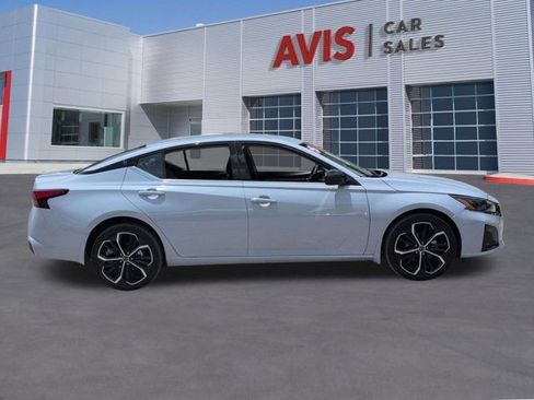 Used 2025 Nissan Altima 2.5 SR AWD/4WD image 5