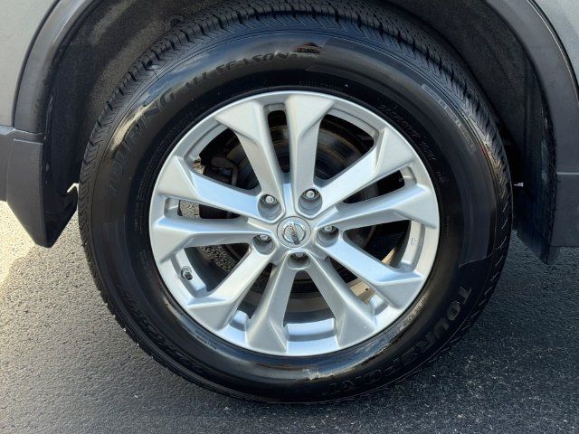 Used 2015 Nissan Rogue SV w/ SV Premium Package AWD/4WD image 12