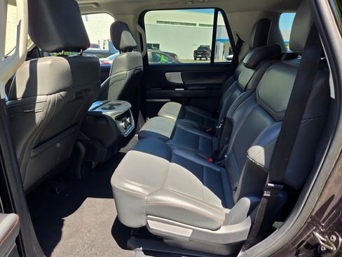 Used 2025 Ford Expedition Active AWD/4WD image 22