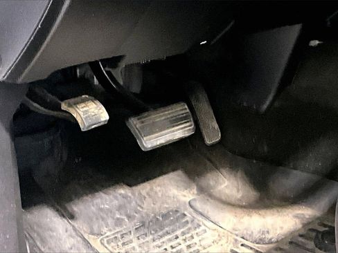 Used 2018 Chevrolet Silverado 1500 LT w/ Texas Edition image 22