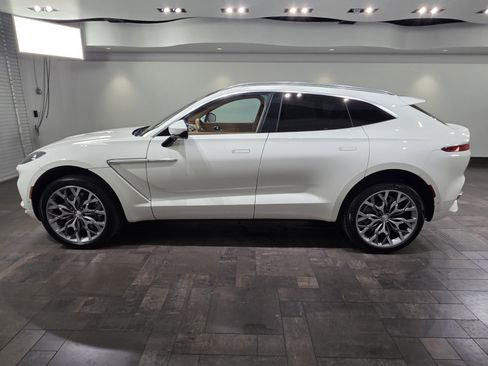 Used 2022 Aston Martin DBX image 25