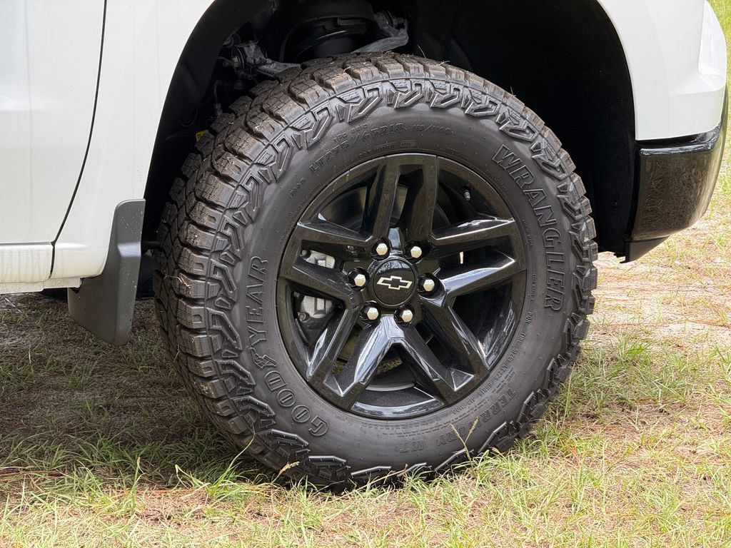 New 2026 Chevrolet Silverado 1500 Custom Trail Boss AWD/4WD image 9