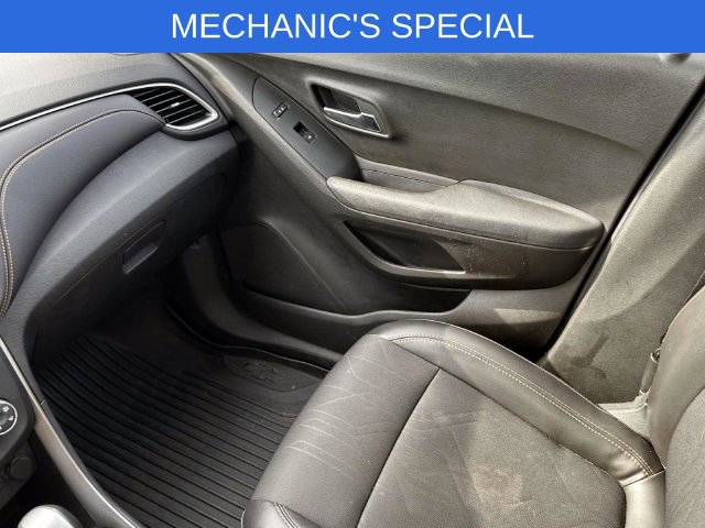 Used 2018 Chevrolet Trax LT w/ Redline Edition AWD/4WD image 24