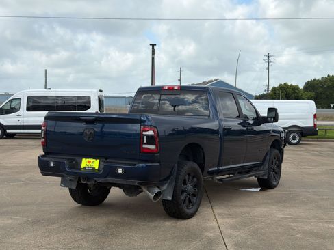 Used 2024 RAM 2500 Big Horn w/ Night Edition AWD/4WD image 9