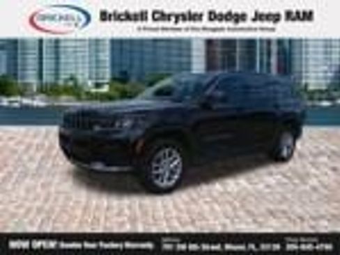 Used 2023 Jeep Grand Cherokee L Laredo RWD image 19
