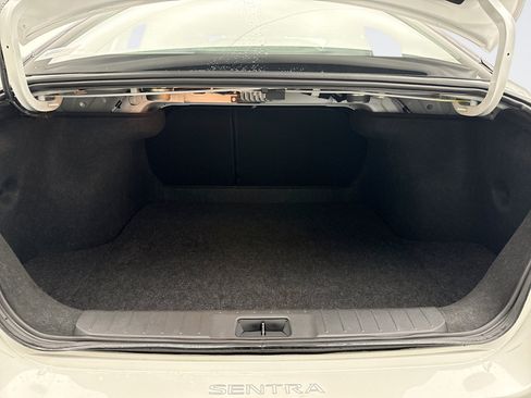 Used 2024 Nissan Sentra SR w/ SR Premium Package FWD image 19