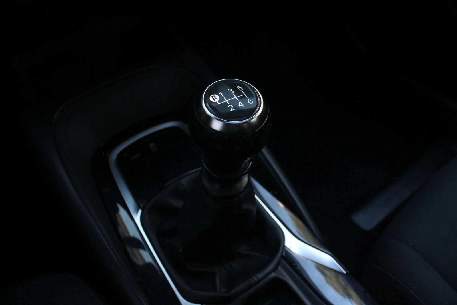 Used 2020 Toyota Corolla SE FWD image 29