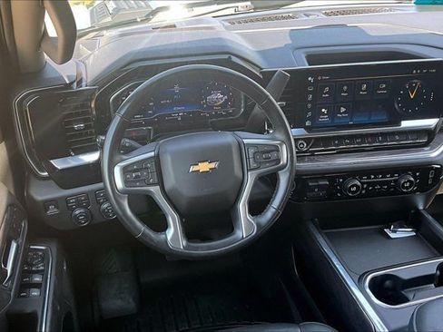 Used 2024 Chevrolet Silverado 2500 LTZ w/ LTZ Convenience Package AWD/4WD image 16