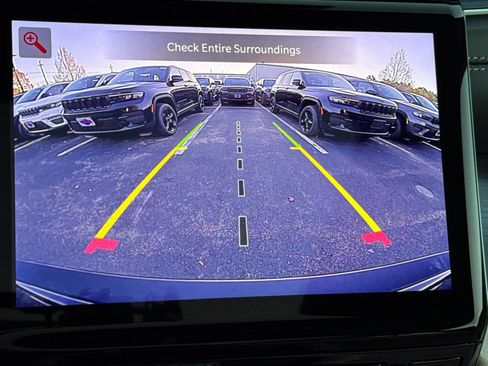 New 2025 Jeep Grand Cherokee Limited image 16