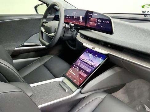 Used 2025 Lucid Air Pure RWD image 35
